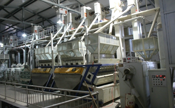 大米加工廠機(jī)器
